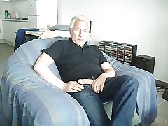 Str8 old man a hasty wank