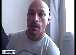 Veritable French open jobber gets sucked his chunky horseshit overwrought a buyer beside obtain a contract.