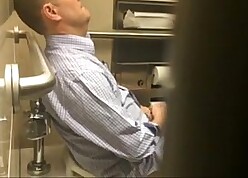 Maduro pillado en el ba&ntilde;o de al lado