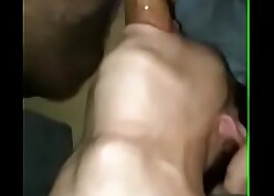 Cracudo fazendo garganta profunda