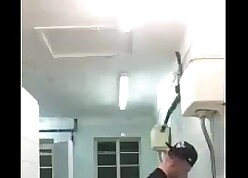 Sexo elated en el ba&ntilde;o